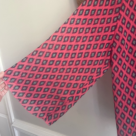 Rock Sheer Tunic Top - Picture 4 of 5